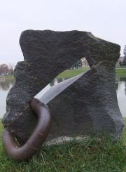 Skulptūra „Auskaras“. Astos Rimkūnienės nuotrauka. 2016 m.