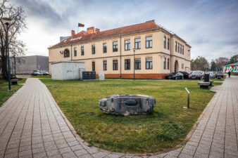 Skulptūra „Kertinis akmuo“. Gintaro Lukoševičiaus nuotrauka. 2025 m.