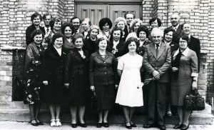 Panevėžio mokytojų seminarijos 1949 m. absolventai su pedagogais Motiejumi Lukšiu ir Emilija Juzulėniene.1-oje eilėje iš dešinės 2-as Motiejus Lukšys; 2-oje eilėje iš dešinės 3-ia: Emilija Juzulėnienė. Panevėžys. 1980.05.24. PAVB F68-135