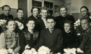 Panevėžio miesto pradžios mokyklos Nr. 1 pedagogai. 1947.11.14. PAVB F68-115