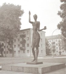 2. Skulptūra „Pramonė“. Nuotrauka iš albumo „Skulptūra 1975–1990“