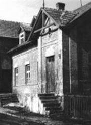 1. Namas, kuriame gyveno Juozas Miltinis ir aktoriai. Nuotrauka iš www.miltinis.lt