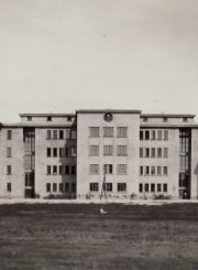 1. Pajuosčio kareivinių pastatai. Nuotrauka iš Panevėžio kraštotyros muziejaus rinkinių