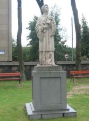 1. Šv. Aloyzo paminklas šiandien. L. Kaziukonio nuotrauka