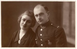 Karininkas, spaudos darbuotojas Vincas Jonuška su žmona Eugenija. Kaunas. [1925 m.]. PAVB F140-18