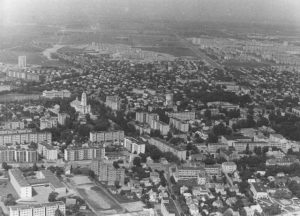 3. Gyvenamųjų namų statybos vakarinėje miesto dalyje. 1985 m. Nuotrauka iš www.miestai.net