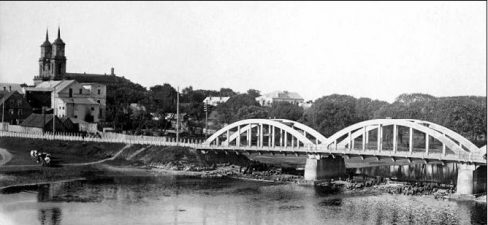 1. Senojo Panevėžio panorama su Laisvės tilto fragmentu. Apie 1925–1940 m.