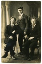 Panevėžio valst. gimnazijos moksleiviai: K. Barėnas, S. Valentinavičius, V. Koncė. Fotogr. I. Frido. Apie 1926 m. PAVB F141-22