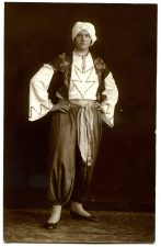 Mokytoja Aleksandra Šilgalytė su karnavaliniu kostiumu. Fotogr. J. Pauros. Panevėžys. 1931 m. PAVB F80-716