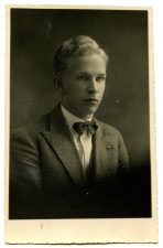Panevėžio lenkų gimnazijos moksleivis A. Pereszczako. Fotogr. J. Trakmano. Panevėžys. 1933 m. PAVB F96-405