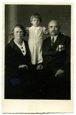 Teodora ir Juozapas Gudavičiai su dukrele Alge Regina. Fotogr. J. Žitkaus. Panevėžys. 1939 m. PAVB F103-38