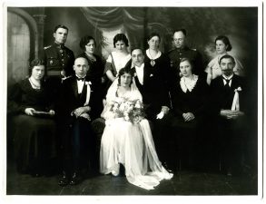 Pedagogės Anelės Plačenytės-Juodvalkienės vestuvės. Fotogr. J. Pauros. Panevėžys. 1933 m. PAVB F80-733