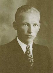 1. Danielius Vaitelis. Nuotrauka iš Panevėžio kraštotyros muziejaus rinkinio