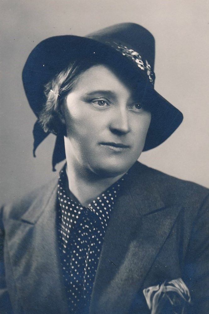 Aleksandra Šilgalytė. Fotogr. J. Žitkaus. Panevėžys. 1940 m. PAVB F80-690