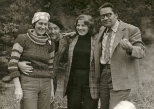 Išvykoje su kolegomis Stasiu Vyču, Birute Grubinskiene, Stasiu Kriaučiūnu. 1978 m.