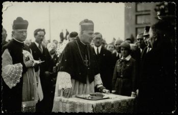 Vyskupas Kazimieras Paltarokas Utenoje. Fotogr. L. Dembo. Utena. 1937.08.15. VKPA