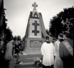 Paminklo Lietuvos savanoriams atminti restauravimas, atidengimas ir pašventinimas. 1989 06 14. Fotogr. Jolitos Pipynienės.