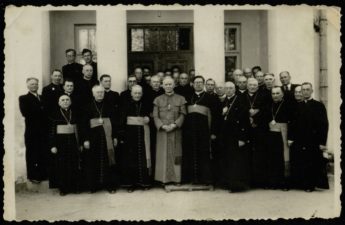 Vyskupo Kazimiero Paltaroko 50 metų kunigystės jubiliejus. Panevėžys. 1952.05. VKPA