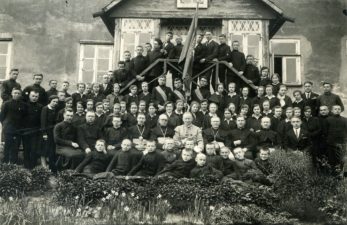 Vyskupas Kazimieras Paltarokas Linkuvoje su ateitininkais. 1931.05.17–20. PVKA
