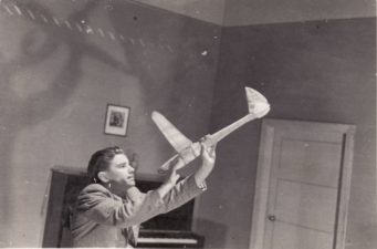 K. Binkis „Atžalynas“ (rež. Juozas Miltinis), 1941 m. Vaclovas Blėdis – Petras. Fotogr. Kazimiero Vitkaus. PAVB FKV-78/4-1