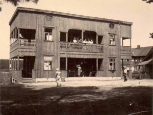 Mykolo Karkos vila Janydžiuose (Anykščiai). [Apie 1936 m.]. Panevėžio apskrities Gabrielės Petkevičaitės-Bitės viešoji biblioteka, Mykolo Karkos fondas F12-320