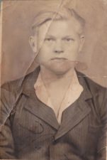 Paulius Širvys kalėjime, 1943 m. rugpjūčio mėn. 21 d. Nežinomas autorius. Nuotrauka iš Venclovų namų-muziejaus