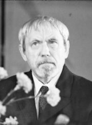 Juozas Miltinis teatre vykusio iškilmingo vakaro metu. 1973 m. lapkričio 13 d. Leono Grubinsko nuotrauka. Lietuvos centrinis valstybės archyvas, 0-064855