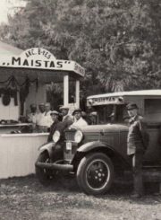 Akcinės bendrovės „Maistas“ Panevėžio fabriko parduotuvė. XX a. 4 deš. Nuotrauka iš Panevėžio kraštotyros muziejaus rinkinių