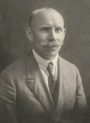 1. Juozas Zikaras Panevėžyje. [1928 m.]. Lietuvos literatūros ir meno archyvas. F. 377, ap. 1, b. 3, l. 5