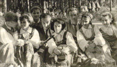 Studentų šventėje "Gaudeamus". Stasė Žilvitytė-Mikeliūnienė – antra iš kairės. 1956 m., Ryga.