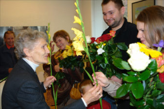 Dailininkės Onos Šimaitytė-Račkauskienė parodos atidarymas. 2006 m.