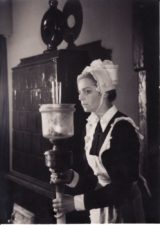H. Ibsenas „Heda Gabler“ (rež. Juozas Miltinis, Vaclovas Blėdis), 1957 m. Laimutė Liesytė – Berta. Fotogr. Kazimiero Vitkaus. PAVB FKV-136-3-2