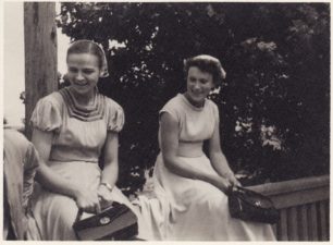 Laimutė Liesytė ir Gražina Kuncaitė. Fotogr. iš Mariaus Pažemecko asmeninio archyvo