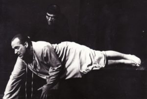 F. Dűrrenmattas „Frankas V“ (rež. Juozas Miltinis), 1969 m. Gediminas Karka – Emilis Biokmanas, Bronius Babkauskas – Frankas V. Fotogr. Kazimiero Vitkaus. PAVB FKV-191/3-1