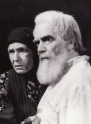 A. Dudarevas „Vakaras“ (rež. Donatas Banionis), 1984 m. Eugenija Šulgaitė – Hana, Gediminas Karka – Multukas. Fotogr. Kazimiero Vitkaus. PAVB FKV-241/2-2