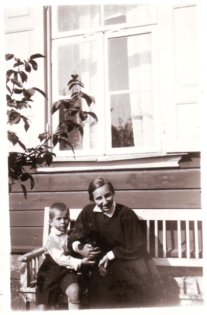 Vanda Zaborskaitė su broliu Jonu. Panevėžys. 1938 m. PAVB skaitmeninis archyvas