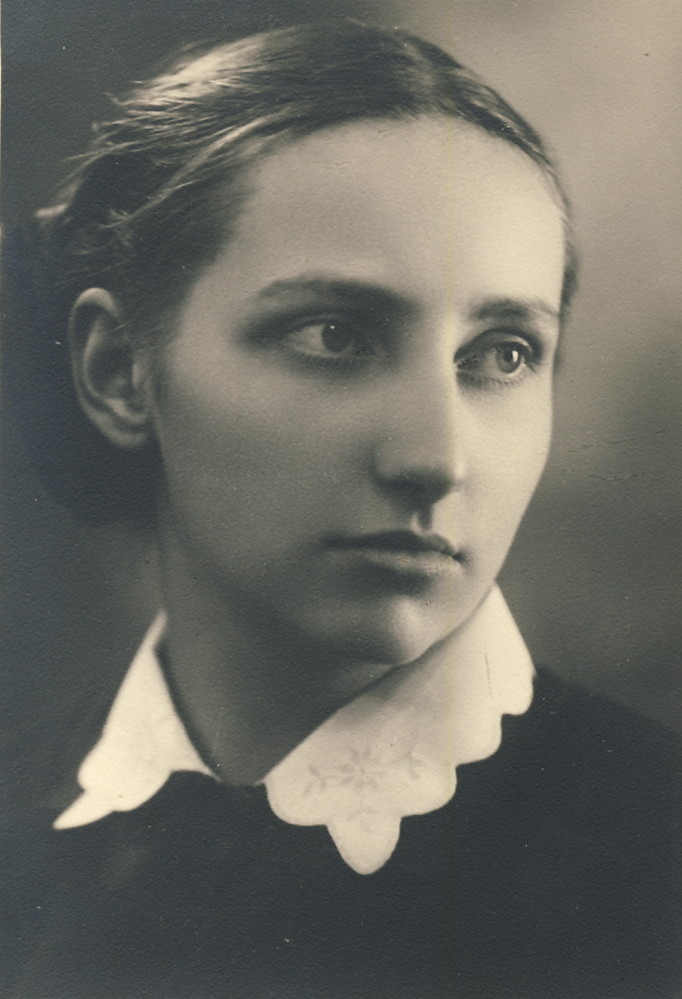 Vanda Zaborskaitė – Panevėžio mergaičių gimnazijos abiturientė. 1941 m. PAVB skaitmeninis archyvas