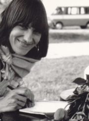 Poetė Elena Mezginaitė – poezijos konkurso „Lino žiedas“ laureatė. Upytė (Panevėžio r.). 1981 m. PAVB, Elenos Mezginaitės fondas F3-40