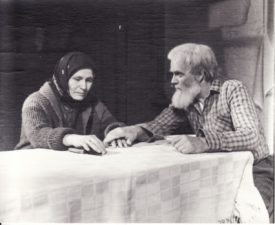 A. Dudarevas „Vakaras“ (rež. Donatas Banionis), 1984 m. Eugenija Šulgaitė – Hana, Gediminas Karka – Multukas. Fotogr. Kazimiero Vitkaus. PAVB FKV-241/2-3