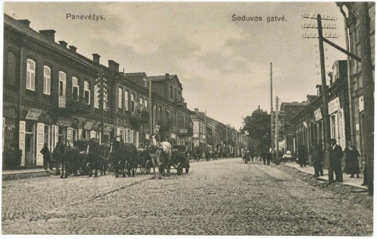 Šeduvos gatvė Panevėžyje. 1919-1920 m. Nuotrauka iš Panevėžio kraštotyros muziejaus rinkinių