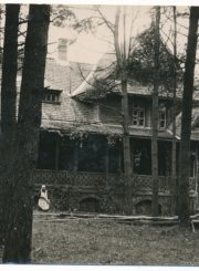 Dvarininkės Konstancijos Bagdonavičienės (vėliau – prekybininko Šmuelio Šapiro) namas-vila Rozalimo (Pakruojo r.) miestelyje. XX a. 4 deš. Panevėžio apskrities Gabrielės Petkevičaitės-Bitės viešoji biblioteka, Povilo Šidlausko fondas F177