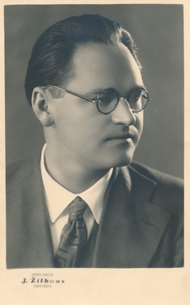 Juozas Barisas. Fotoateljė J. Žitkaus. Panevėžys. 1939 m. PAVB, Elenos Gabulaitės fondas F9-777-2