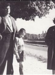 Ona ir Donatas Banioniai su sūnumi Egidijumi. Panevėžys, apie 1956 m. Fotogr. Kazimiero Vitkaus. PAVB FKV-424-5-3
