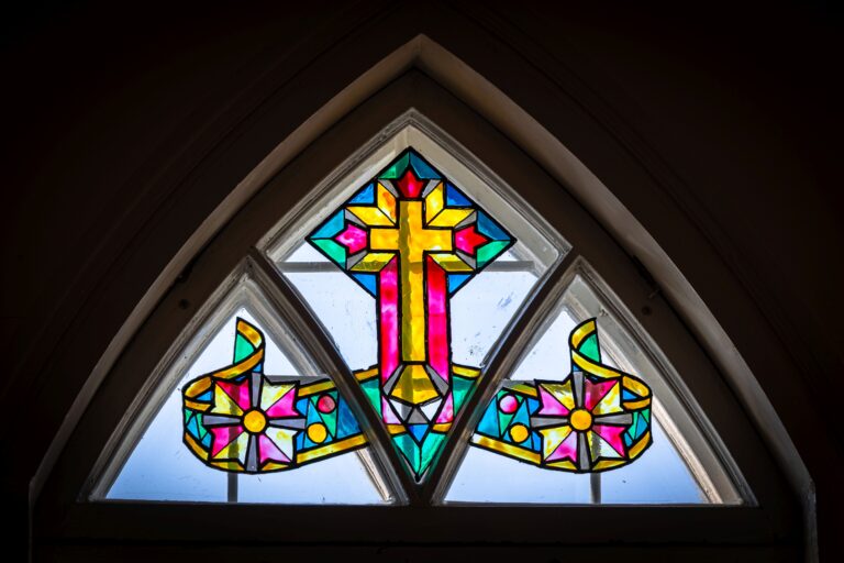 Anita Šlegel. Vitražas Panevėžio evangelikų liuteronų bažnyčioje. Gintaro Lukoševičiaus nuotrauka