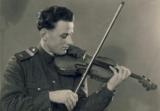 Bronius Kutavičius apie 1953 m. Broniaus Kutavičiaus šeimos archyvas