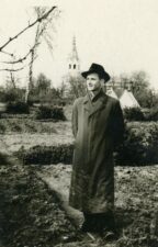 Grįžus atostogų iš armijos. [Panevėžys]. 1953 m. Panevėžio apskrities G. Petkevičaitės-Bitės viešoji biblioteka, Broniaus Kutavičiaus rankraščių fondas F126-3