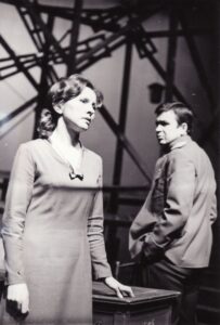 R. Samulevičaus „Erškėtrožės rudenį“ (rež. Gediminas Karka, Raimondas Polis), 1981 m. Irena Vasiulytė – Milda, Rudolfas Jansonas – Julius. Fotogr. Kazimiero Vitkaus. PAVB FKV-228-2-1