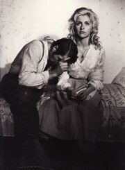 Irena Vasiulytė – Liuda ir Algirdas Paulavičius – Adolis filme „Žaizdos žemės mūsų“, (rež. Marijonas Giedrys, 1971 m.). Fotogr. Algimanto Mockaus. Iš Irenos Vasiulytės asmeninio archyvo