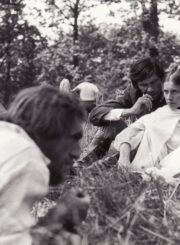 Masinė scena iš filmo „Atpildo diena“(rež. Stasys Motiejūnas, Algimantas Puipa, 1975 m.). Fotografija iš Irenos Vasiulytės asmeninio archyvo