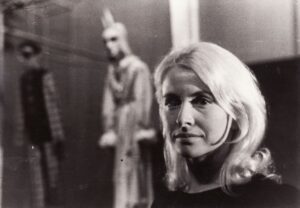 V. Miliūnas „Karuselė“ (rež. Vaclovas Blėdis), 1970 m. Irena Vasiulytė – Asta Butkutė. Fotogr. Kazimiero Vitkaus. PAVB FKV-195-23-1